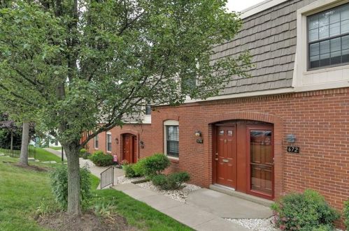 674 Carriage Cir, Pittsburgh, PA 15205-1626