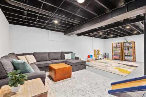 5023 Flamewood Dr, Saint Louis MO 63129-2527 exterior