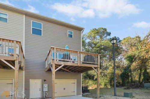 1058 Bayrose Cir, Atlanta GA  30344-1688 exterior