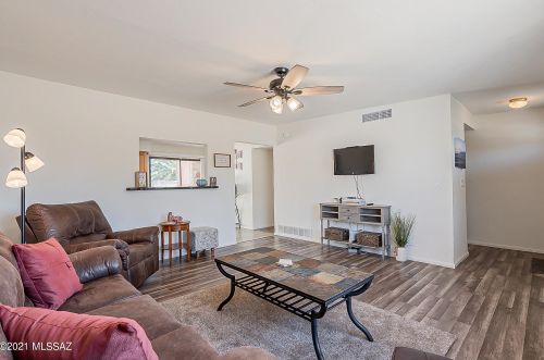 6725 Hawk Dr, Tucson AZ  85730-3247 exterior