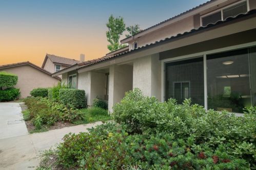 1032 Loma Vista Pl, Fullerton, CA 92833-2066