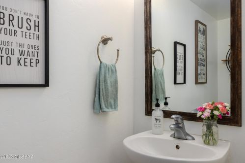 6252 Mesa Garden Dr, Tucson AZ  85757-7532 exterior