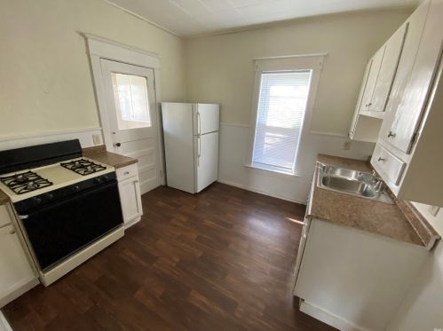 109 Battell St, Mishawaka IN 46545-6141 exterior