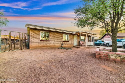 7421 Calle Medina, Tucson AZ  85757-8505 exterior