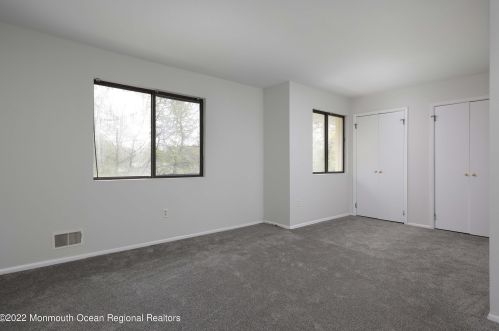 258 Clubhouse Dr, Middletown NJ 07748-1340 exterior