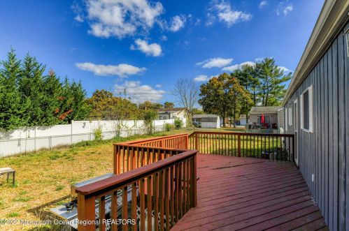 26 Laurelton Ave, Jackson Twp NJ  08527-2437 exterior