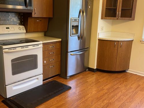 2933 Rochelle Ave, Milwaukee WI  53209-2624 exterior