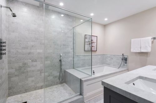 61 Elm St, Chicago IL 60610-2434 exterior