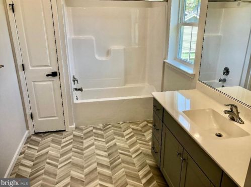 1007 West Ave, New Castle DE 19720-6233 exterior