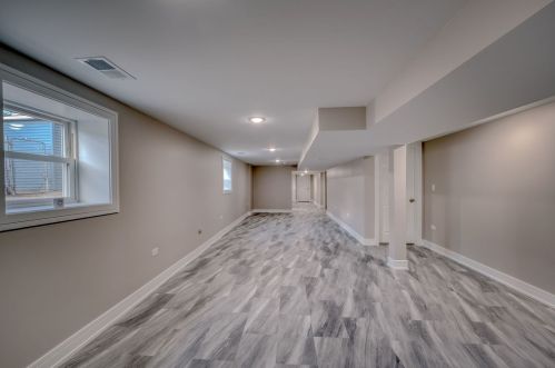 5527 Haddon Ave, Chicago IL  60651-2702 exterior