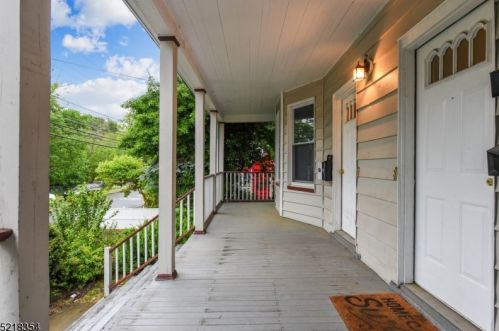 72 Chestnut St, Montclair NJ 07042-2945 exterior