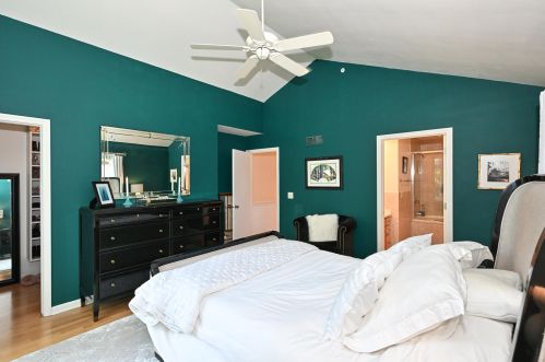 2226 Edgewood Ave, Milwaukee WI  53211-2938 exterior