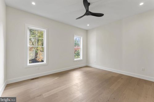 1327 Mayflower Dr, Mc Lean VA 22101-3405 exterior