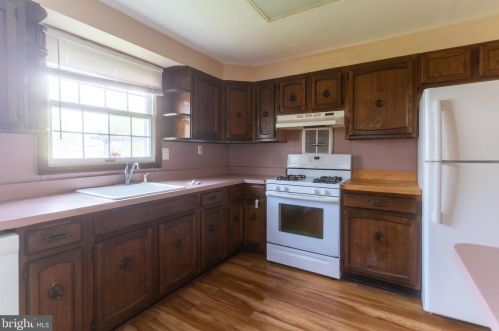 23 Forman Dr, Trenton, NJ 08690-1633