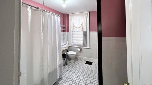 367 187th St, Bronx NY 10458-6707 exterior