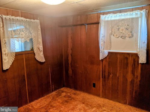 955 Plunkert Rd, Littlestown PA 17340-9643 exterior