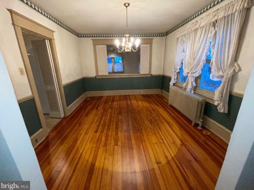 131 Marne Ave, Tavistock NJ 08033-1443 exterior