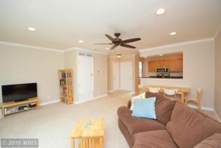 2633 Glengyle Dr, Vienna, VA 22181-5525