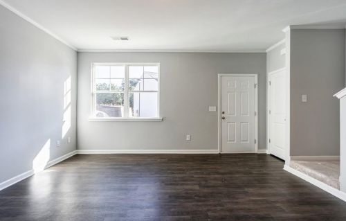 2827 Laurel Ridge Cir, Atlanta GA  30344-8000 exterior