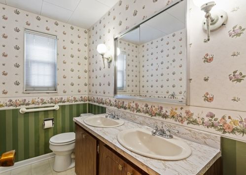 5811 Rodgers St, Pittsburgh PA 15207-2274 exterior