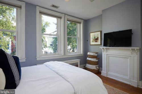 127 Duddington Pl, Washington DC 20003-2610 exterior