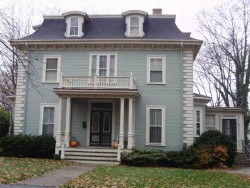149 Park St, Newton, MA 02458-2041