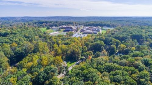 10 Lawrence Rd, Dover NJ 07869-3106 exterior