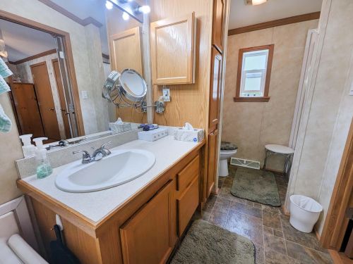 5 Dawn Dr, Concord NH 03303-2050 exterior