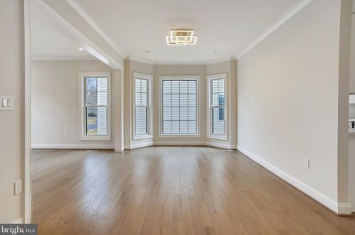 6811 Dillon Ave, Mc Lean VA 22101-4401 exterior