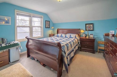 5705 Oakley St, Duluth MN 55804-1325 exterior