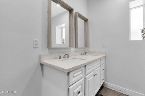 4633 2nd St, Phoenix AZ  85040-2119 exterior