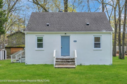 631 Maria St, Jackson Twp NJ  08527-5285 exterior