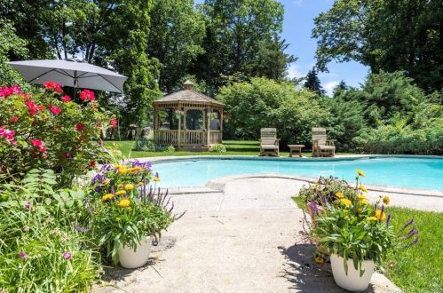 47 Nursery St, Norwalk CT 06850-1707 exterior