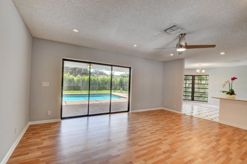 6926 Grande Dr, Boca Raton FL 33433-2735 exterior