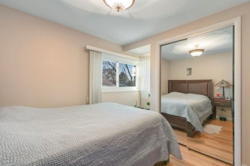 3935 Greenleaf Ave, Chicago IL 60626-2882 exterior