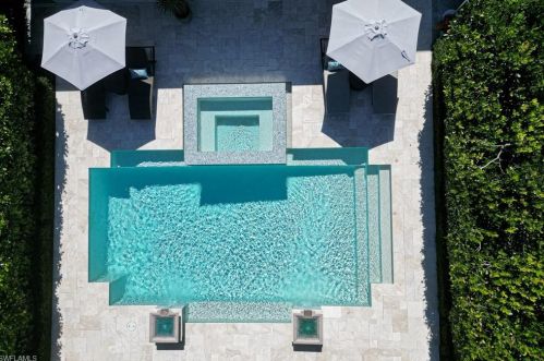 511 105 Ave, Naples FL 34108-1838 exterior