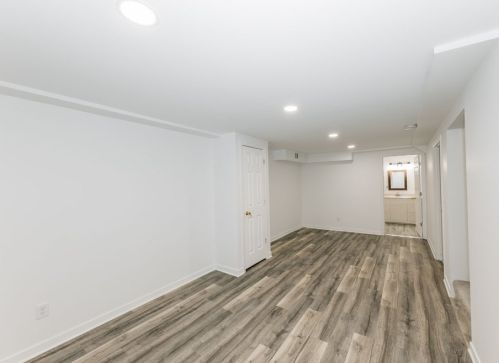 4886 Mohawk Ave, Milwaukee WI  53217-5426 exterior