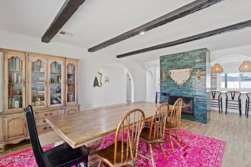 2524 Beryl Ave, Phoenix AZ  85028-3715 exterior