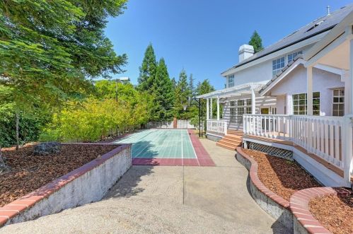 2327 Hartford Ct, Folsom CA 95762-5931 exterior