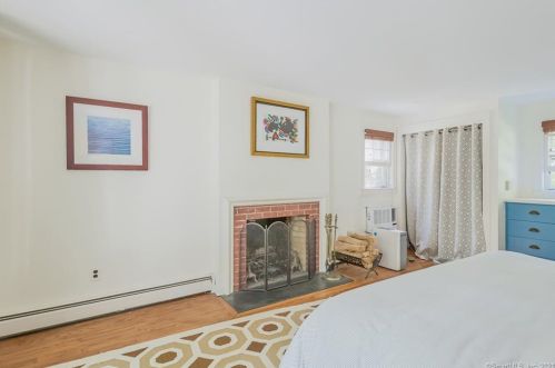 31 Deforest Rd, Wilton CT 06897-1908 exterior