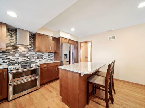 7619 Argyle St, Chicago IL 60640-3307 exterior