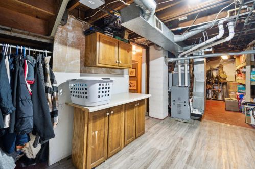 203 Oak Grv Ave, Kalamazoo MI 49004-1306 exterior