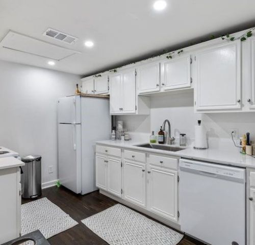 3929 Gilbert Ave, Dallas TX  75219-3805 exterior