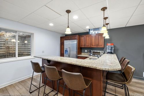 1174 Lakeside Dr, Bham MI 48009-1381 exterior