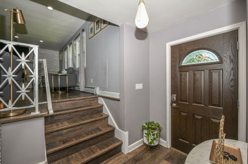 6037 22 St, Milwaukee WI 53233-1914 exterior