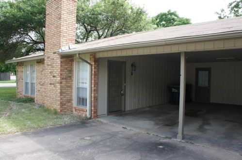 812 Ranch Rd, Georgetown, TX 78628-3502