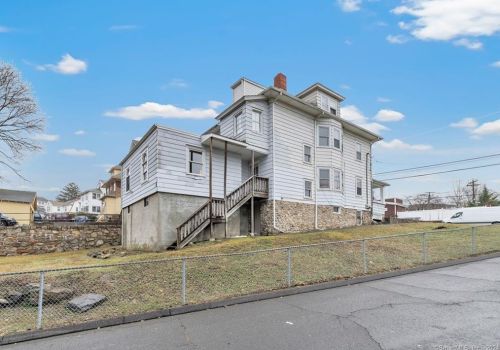 251 Flax Hl Rd, Norwalk CT 06854-2505 exterior