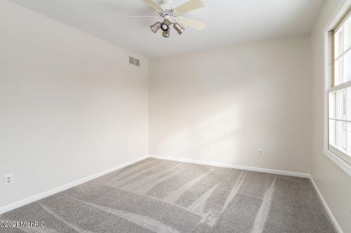 7408 Dunross Dr, Kalamazoo MI 49024-7412 exterior