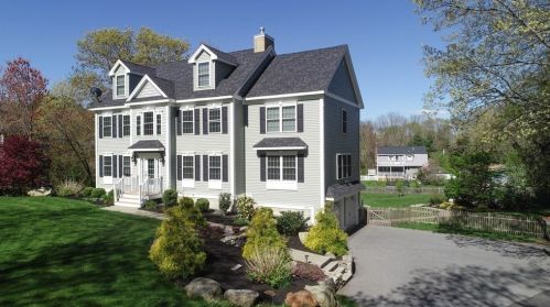 325 Boston St, North Andover, MA 01845-6309