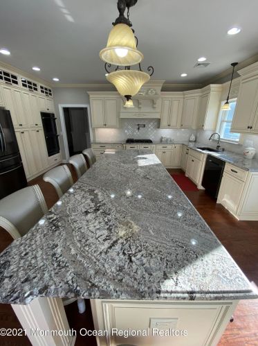 348 Central Blvd, Berkeley Township NJ 08721-3318 exterior